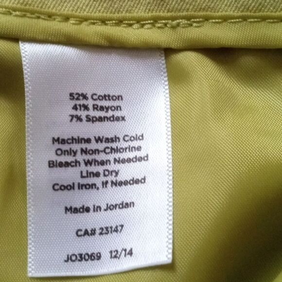 TALBOT'S Women's Heritage Stretch Capris - Picture 6 of 7